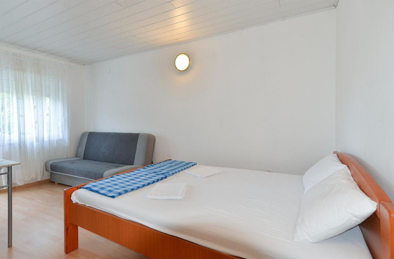 Apartment Bozo 1631 Fazana Bagian luar foto