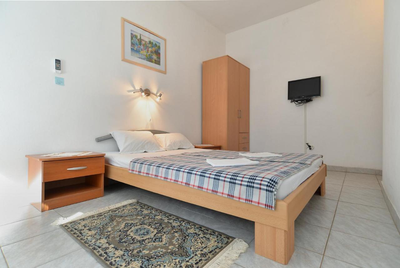 Apartment Bozo 1631 Fazana Bagian luar foto
