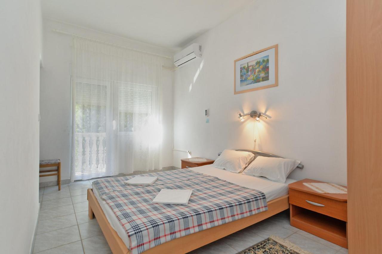 Apartment Bozo 1631 Fazana Bagian luar foto