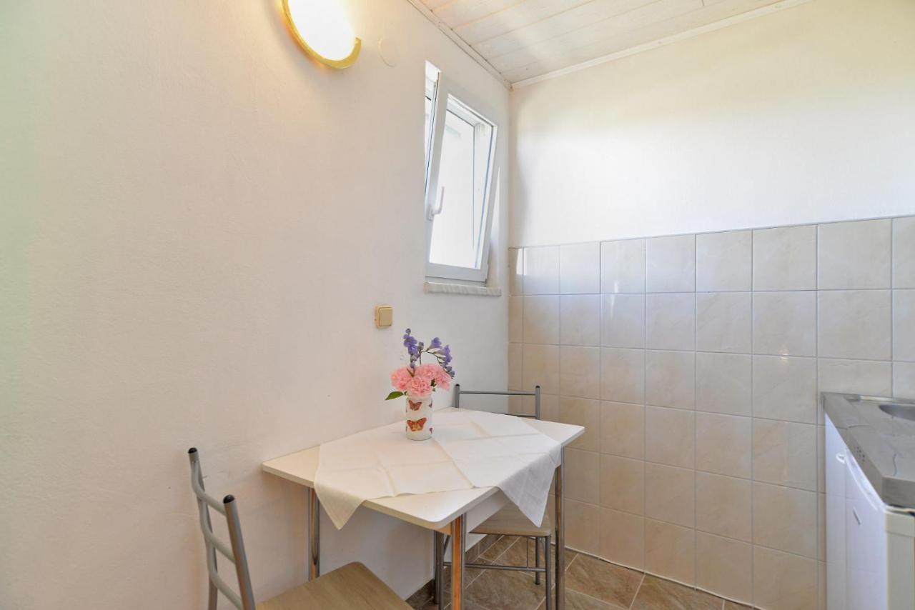 Apartment Bozo 1631 Fazana Bagian luar foto