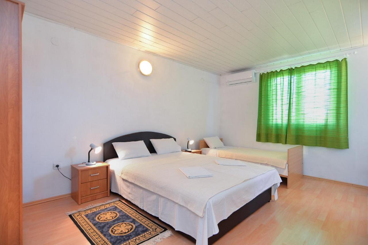 Apartment Bozo 1631 Fazana Bagian luar foto
